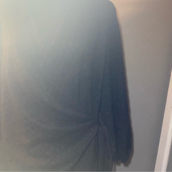 Anne Klein Surplice Style‎ Pullover Top Eyelet Like Fabric Size XL - Picture 2 of 5